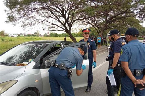 iyotan sa kotse|Iyot kalimot ang inabot ng babae sa nobyo nyang kastang aso.